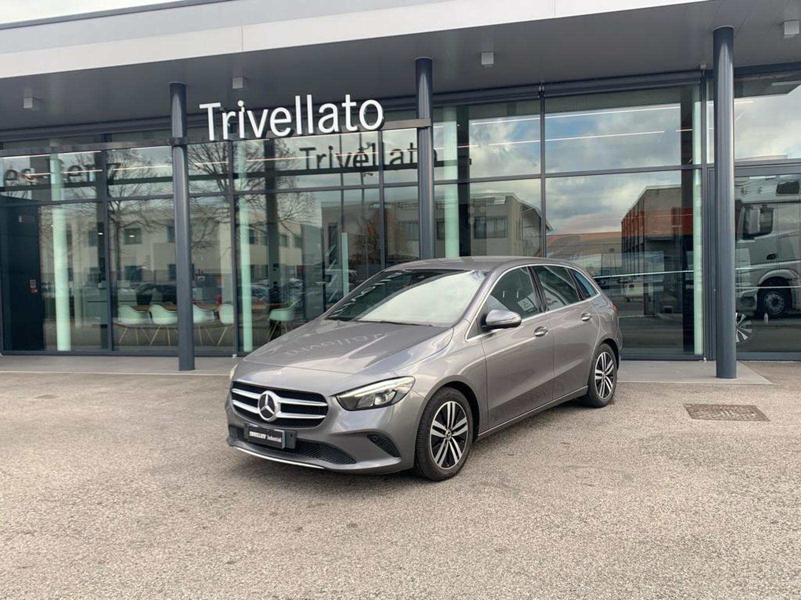 Mercedes Classe B 180 d sport plus auto grigio 25.620€