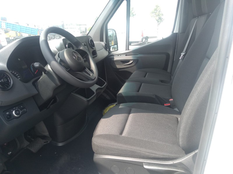 Mercedes Sprinter e Furgone elettrica bianco