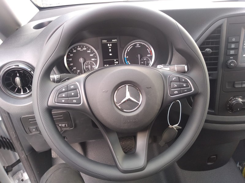 Mercedes Vito e112 Furgone Long elettrica bianco