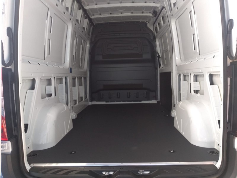 Mercedes Sprinter e Furgone elettrica bianco