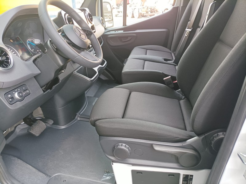 Mercedes Sprinter eFurgone 314  37/35 PRO elettrica bianco