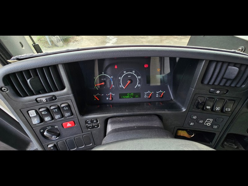 Scania R420 r 420 lb 6x2*4 mna