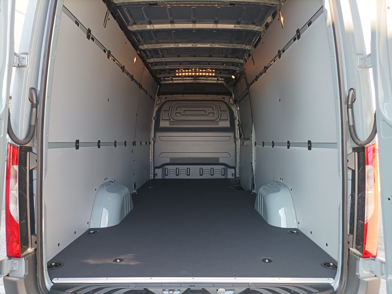 Mercedes Sprinter 317 rwd 2.0 cdi f 43/35 h2