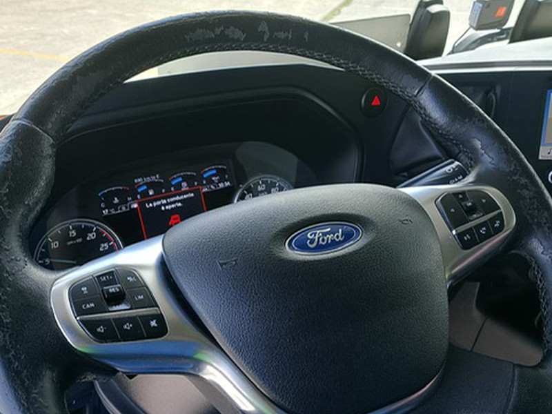 Ford Trucks F-max 4x2 luxury mega cab