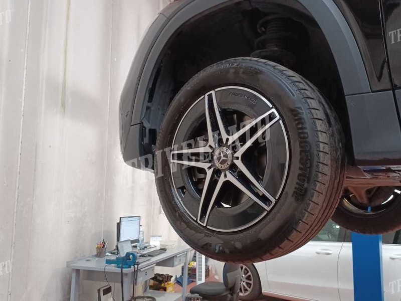 Mercedes EQB 250 premium elettrica nero