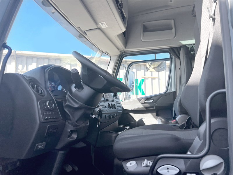 Ford Trucks F-max f line 1845t 4x2 extra high sleeper cab