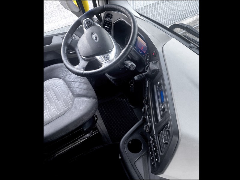 Ford F-max 500 4x2 base mega cab