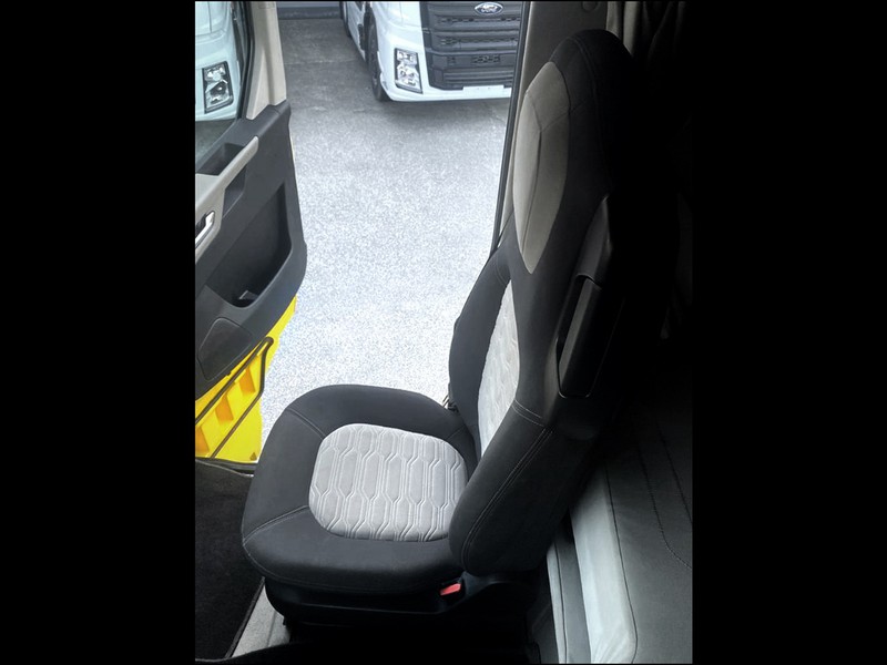 Ford F-max 500 4x2 base mega cab
