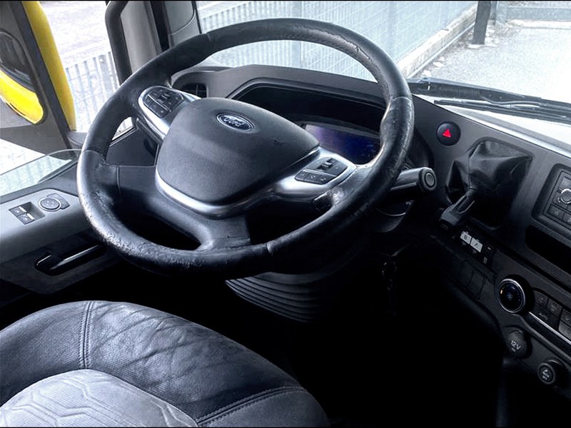 Ford F-max 4x2 base mega cab