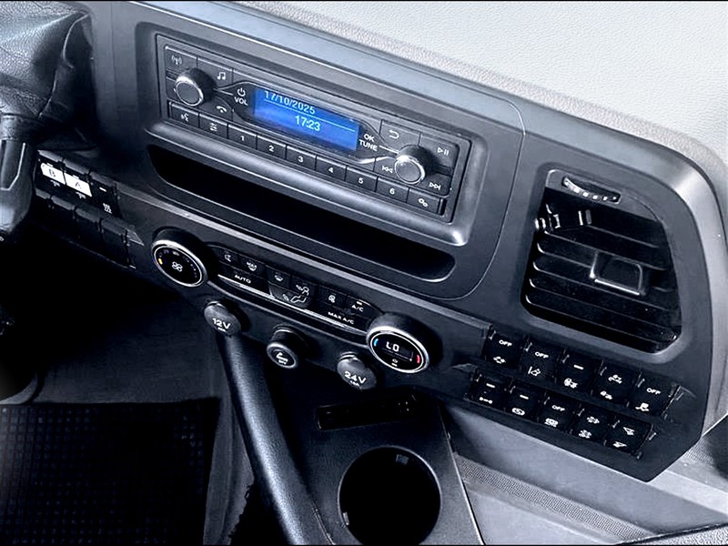 Ford F-max 4x2 base mega cab