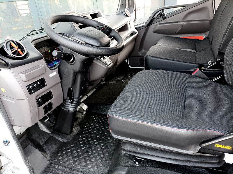 Mitsubishi Canter e7C18e/34 Cab Comfort batteria M