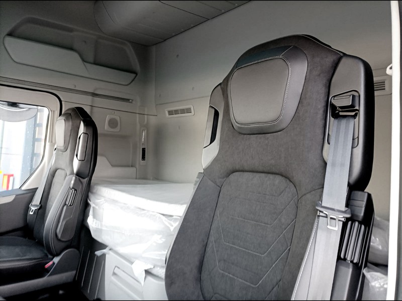 Ford Trucks F-max Comfort - Mega Cab - Con EHPAS