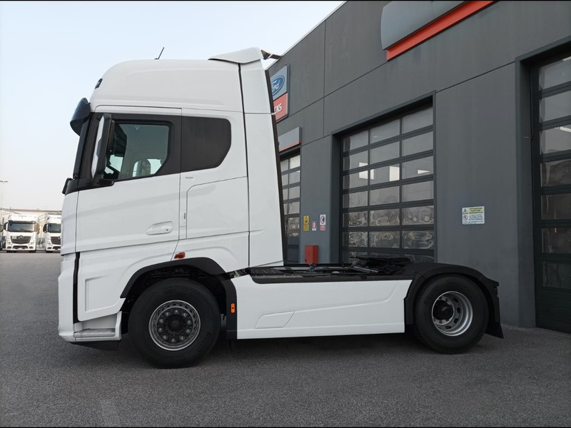 Ford Trucks F-max Comfort - Mega Cab - Con EHPAS