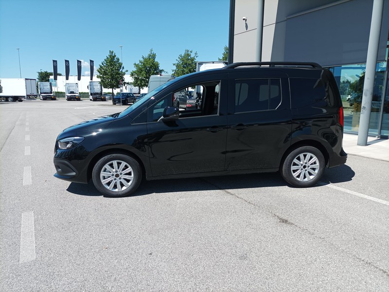 Mercedes Classe T 180 d diesel nero