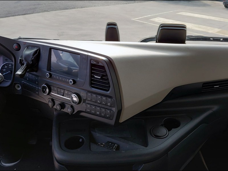 Ford F-max 4x2 luxury mega cab