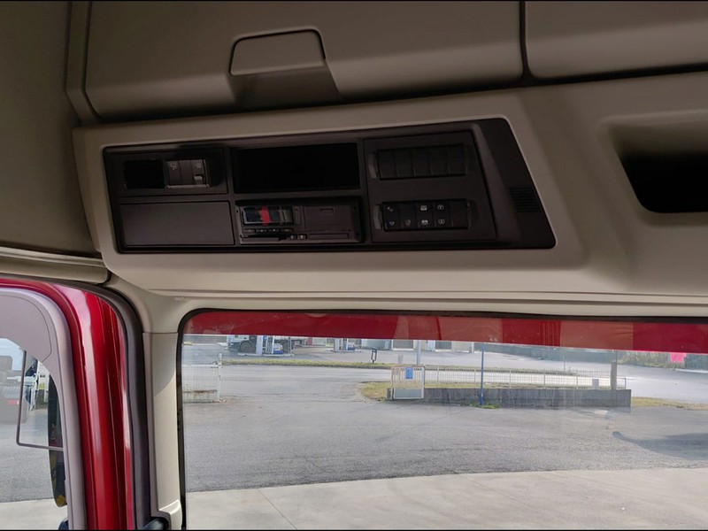 Ford F-max 4x2 luxury mega cab