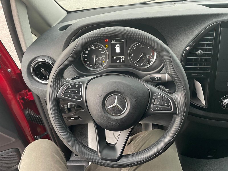 Mercedes Vito 114 cdi compact mixto auto my20 diesel rosso