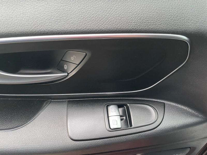 Mercedes Vito 114 cdi compact mixto auto my20 diesel rosso