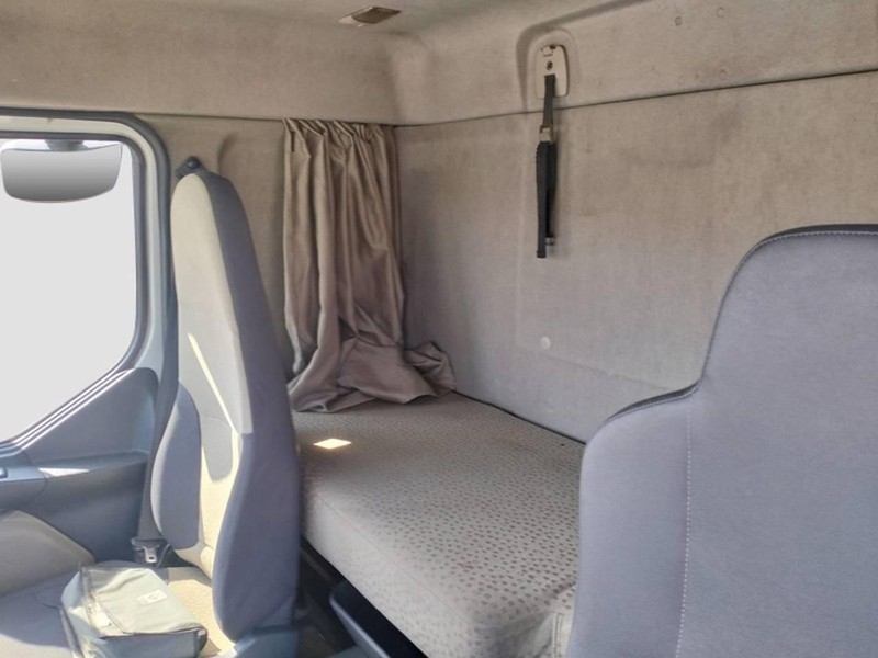 Renault Trucks D MIDLUM 220