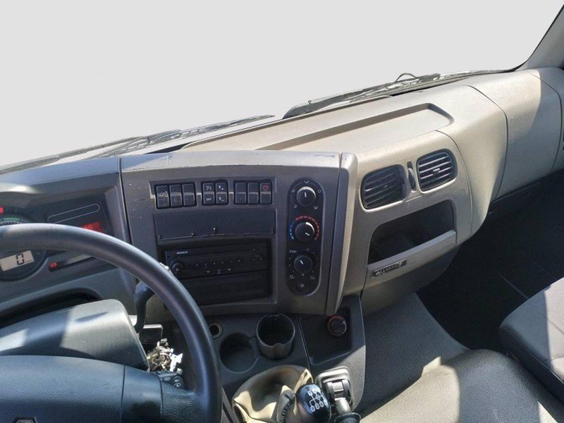 Renault Trucks D MIDLUM 220