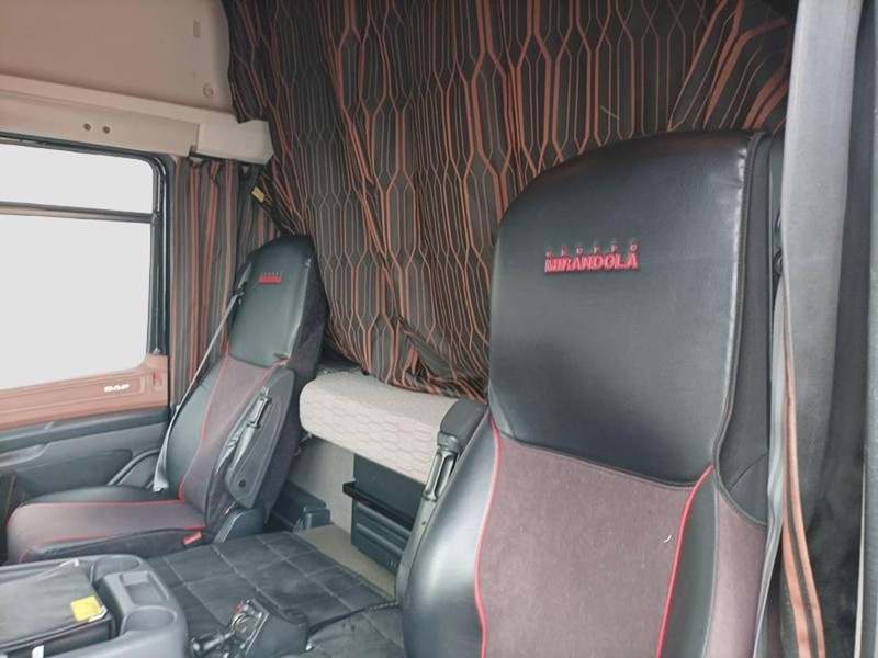 DAF CF 85 530 mx-13 ftt 6x4 sleeper cab