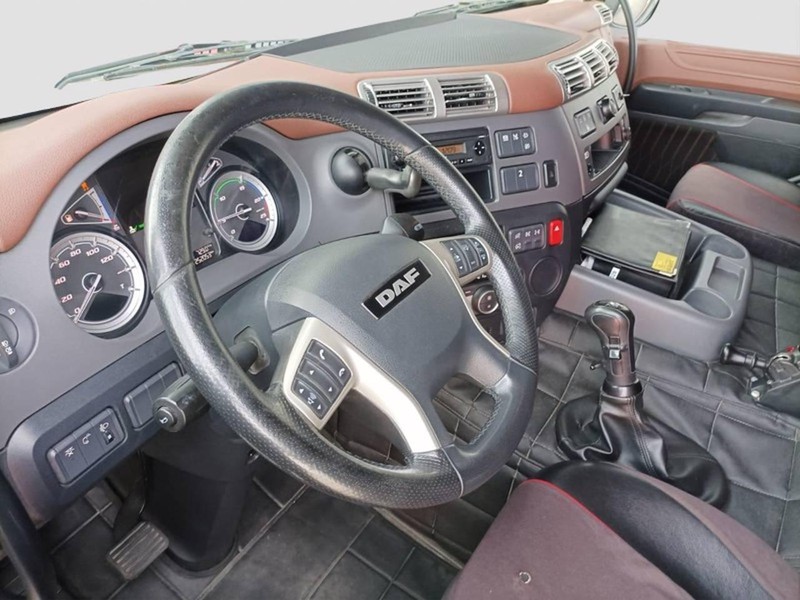 DAF CF 85 530 mx-13 ftt 6x4 sleeper cab