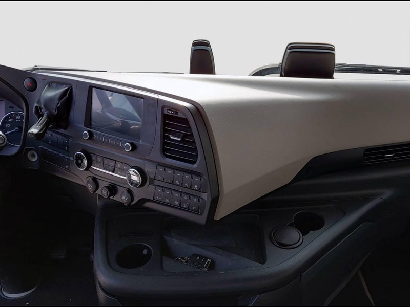 Ford F-max 4x2 luxury mega cab