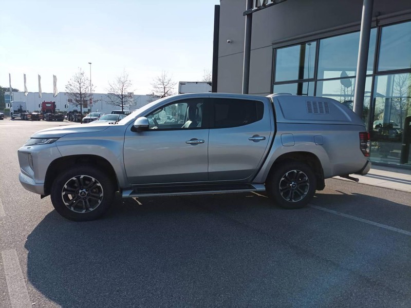 Mitsubishi L200 d.cab 2.3d intense 4wd 150cv auto