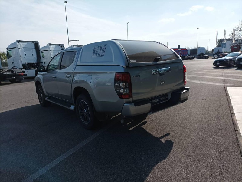 Mitsubishi L200 d.cab 2.3d intense 4wd 150cv auto