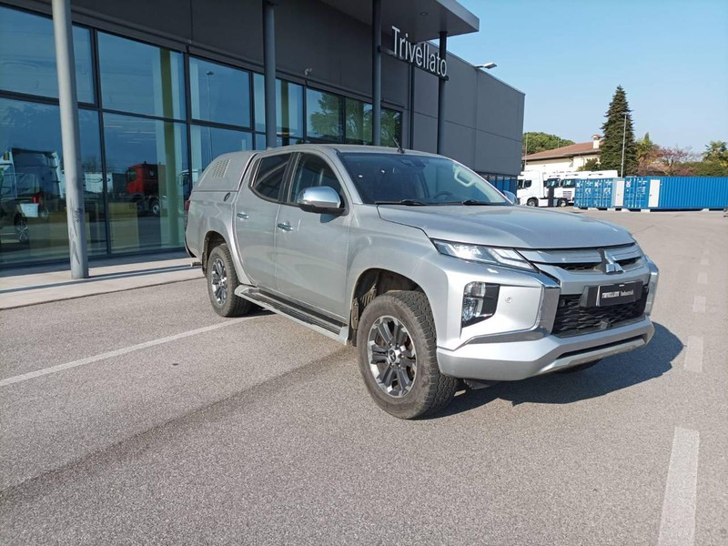 Mitsubishi L200 d.cab 2.3d intense 4wd 150cv auto