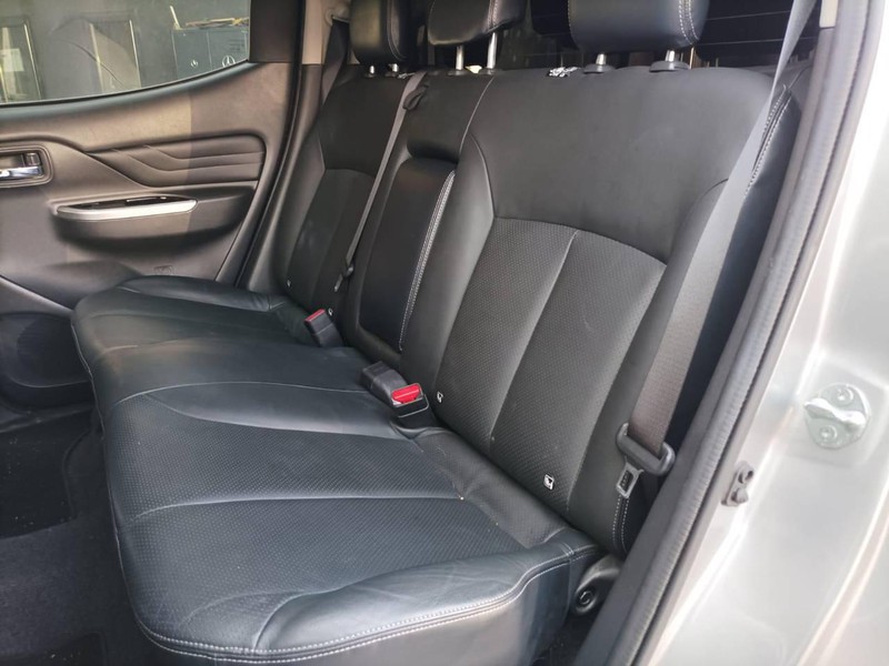 Mitsubishi L200 d.cab 2.3d intense 4wd 150cv auto