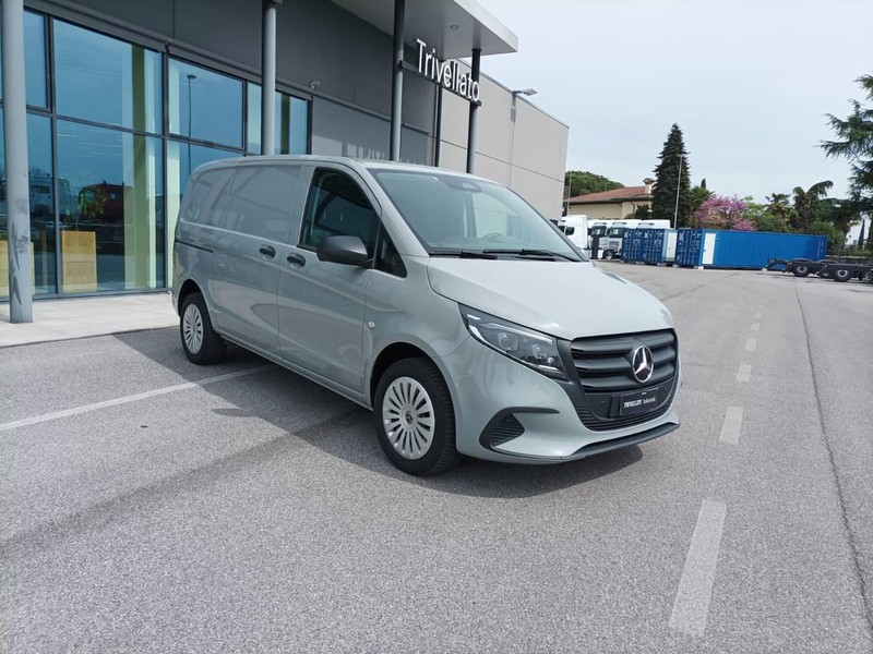Mercedes Vito furgone 119 cdi compact pro 4x4 9g-tronic diesel grigio