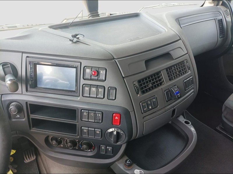 DAF FT XF mx-11 far 6x2 sp. cab