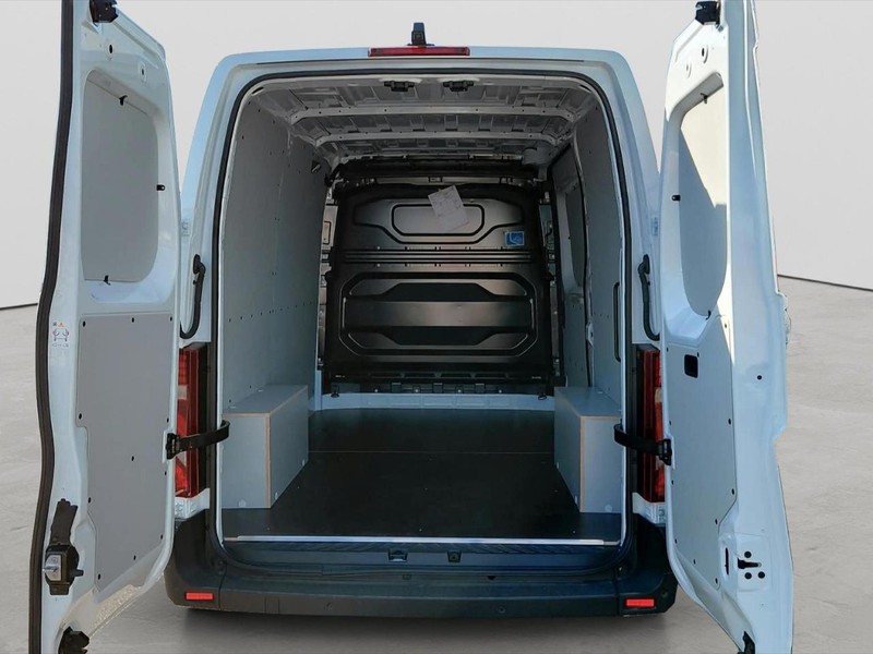 Renault Master RED VAN 3T5 E6e - L2H2