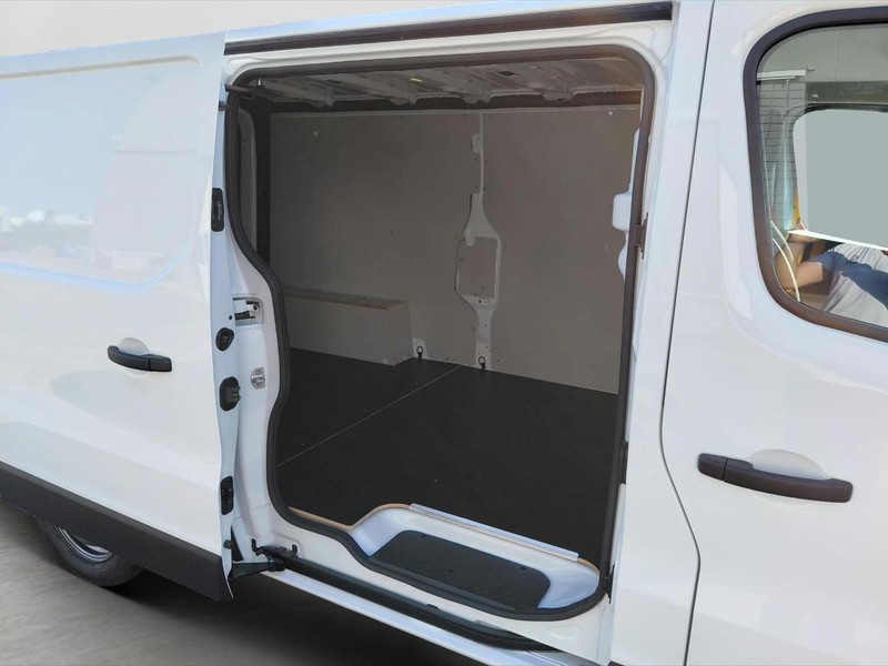 Renault Trafic RED 2026 - VAN E6 - L2H1