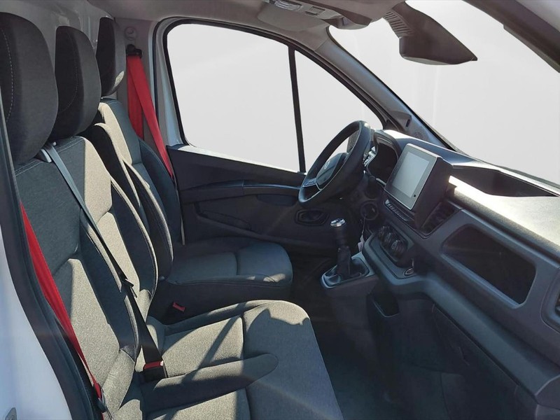 Renault Trafic RED 2026 -  VAN E6 - L1H1