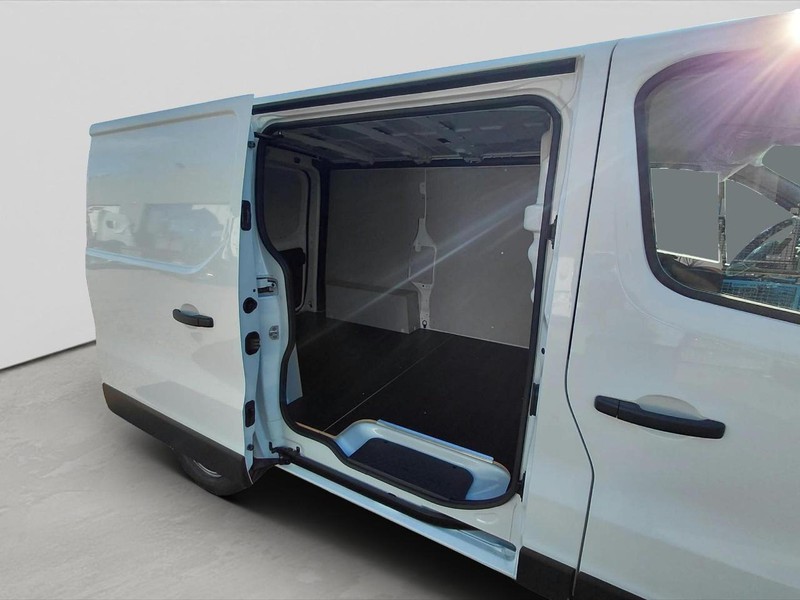 Renault Trafic RED 2026 -  VAN E6 - L1H1