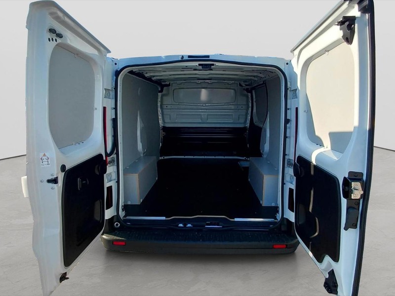 Renault Trafic RED 2026 -  VAN E6 - L1H1
