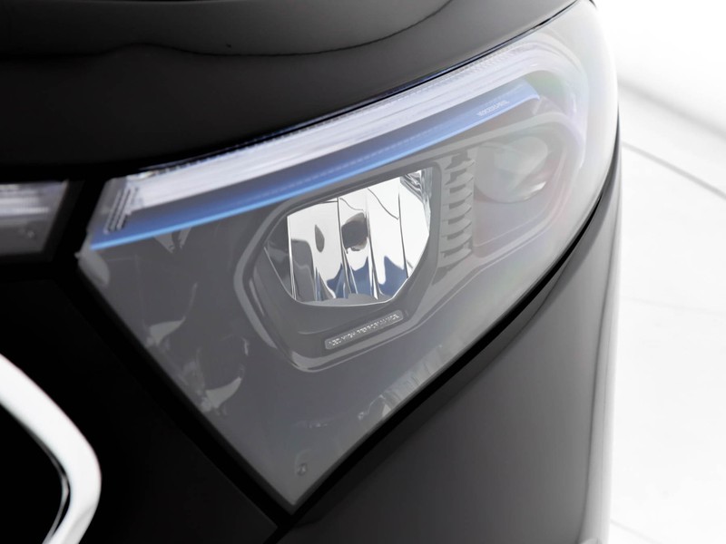 Mercedes EQB 300 sport plus 4matic 7p.ti elettrica nero