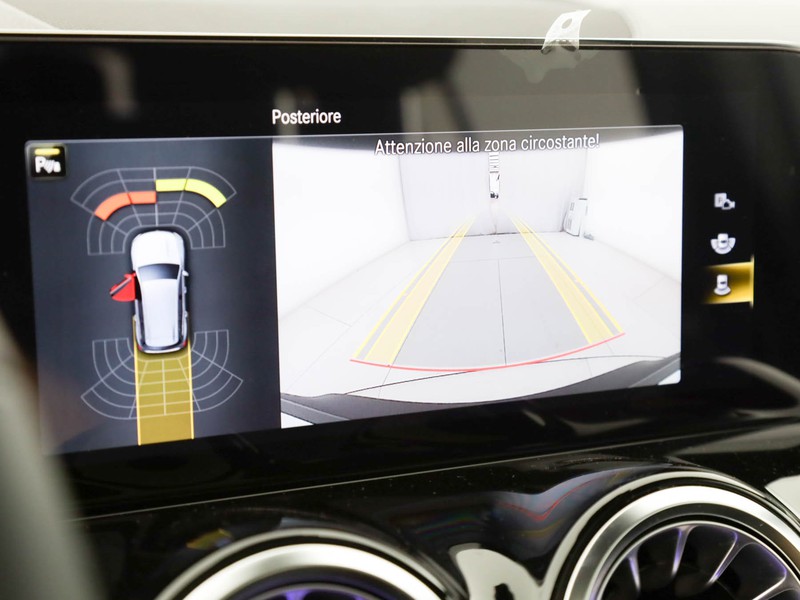 Mercedes EQB 300 sport plus 4matic 7p.ti elettrica nero