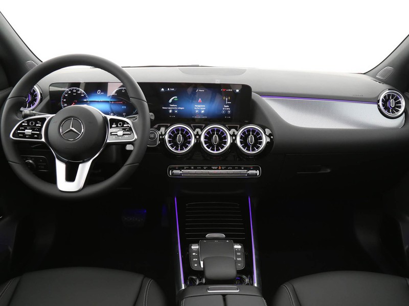 Mercedes EQA 250+ sport plus elettrica bianco