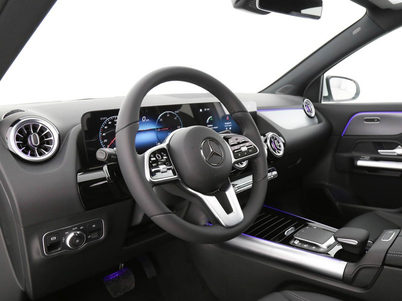 Mercedes EQA 250+ sport plus elettrica bianco