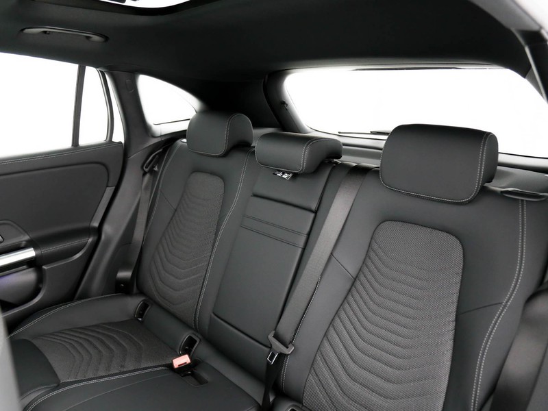 Mercedes EQA 250+ sport plus elettrica bianco