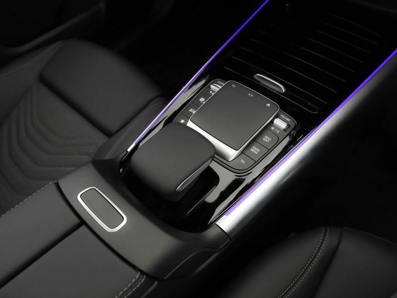 Mercedes EQA 250+ sport plus elettrica bianco