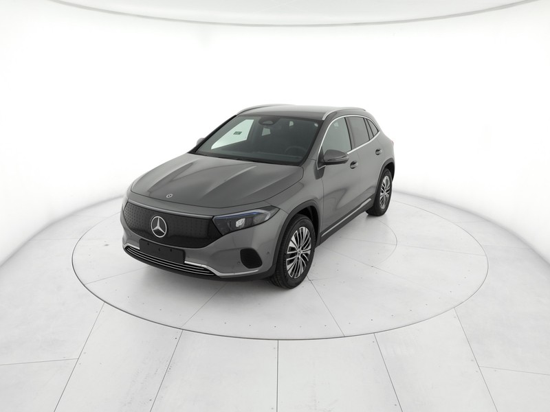 Mercedes EQA 300 Progressive Advanced 4matic elettrica grigio