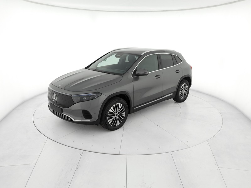 Mercedes EQA 300 Progressive Advanced 4matic elettrica grigio