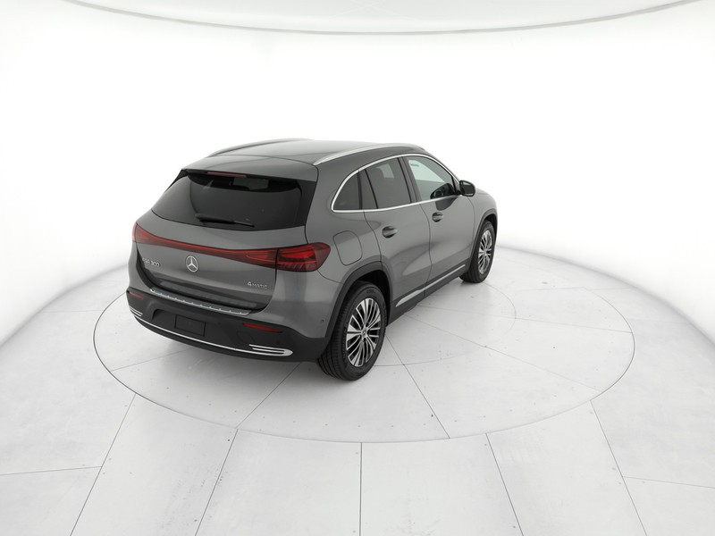 Mercedes EQA 300 Progressive Advanced 4matic elettrica grigio