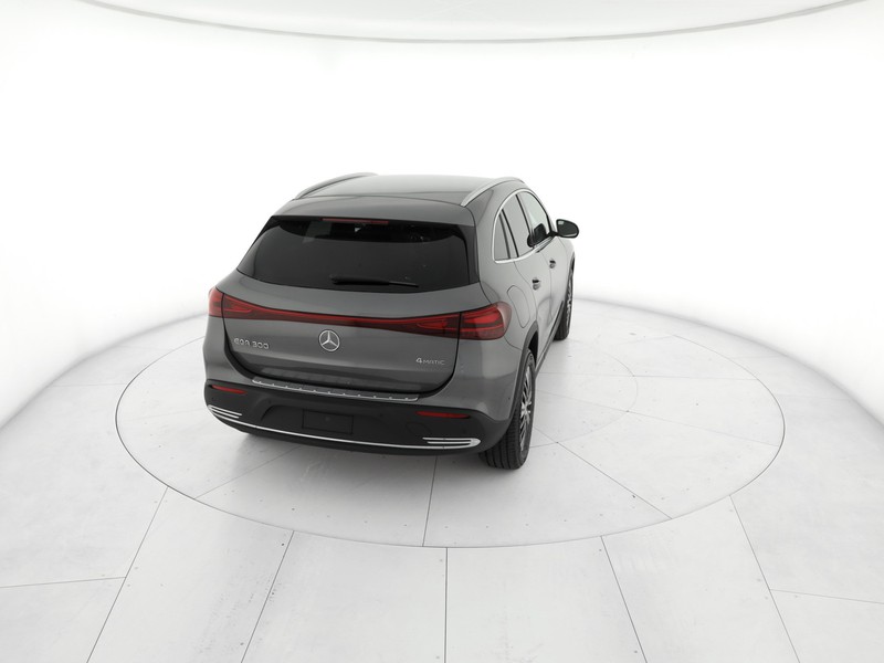 Mercedes EQA 300 Progressive Advanced 4matic elettrica grigio