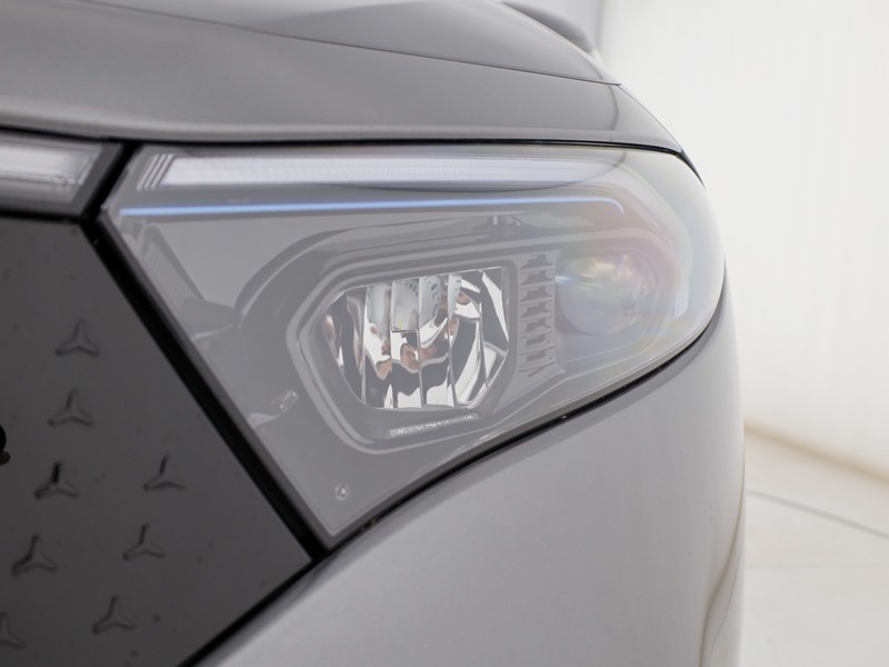 Mercedes EQA 300 Progressive Advanced 4matic elettrica grigio