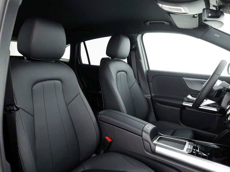Mercedes EQA 300 Progressive Advanced 4matic elettrica grigio